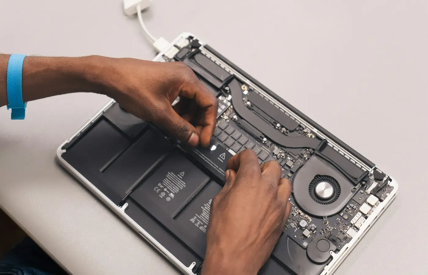 Laptop battery repair screws
